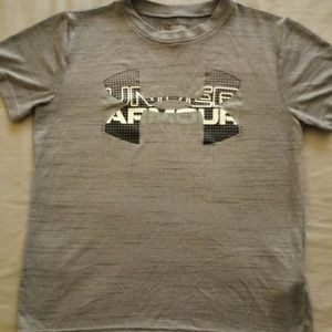Boys short skeeve Under Armour shirt